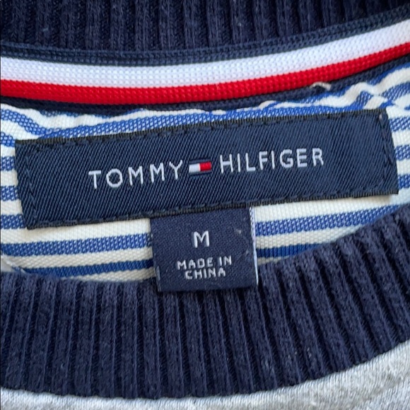 Grey, green, blue Tommy Hilfiger Crewneck!!💙🤍💚 - Picture 2 of 4